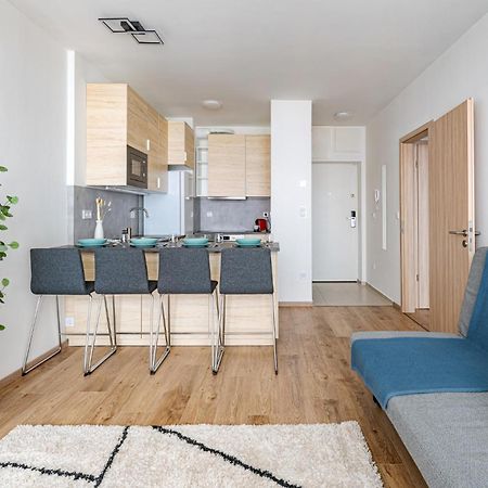 Westside Garden Apartments By Urbanrent Budapeste Exterior foto