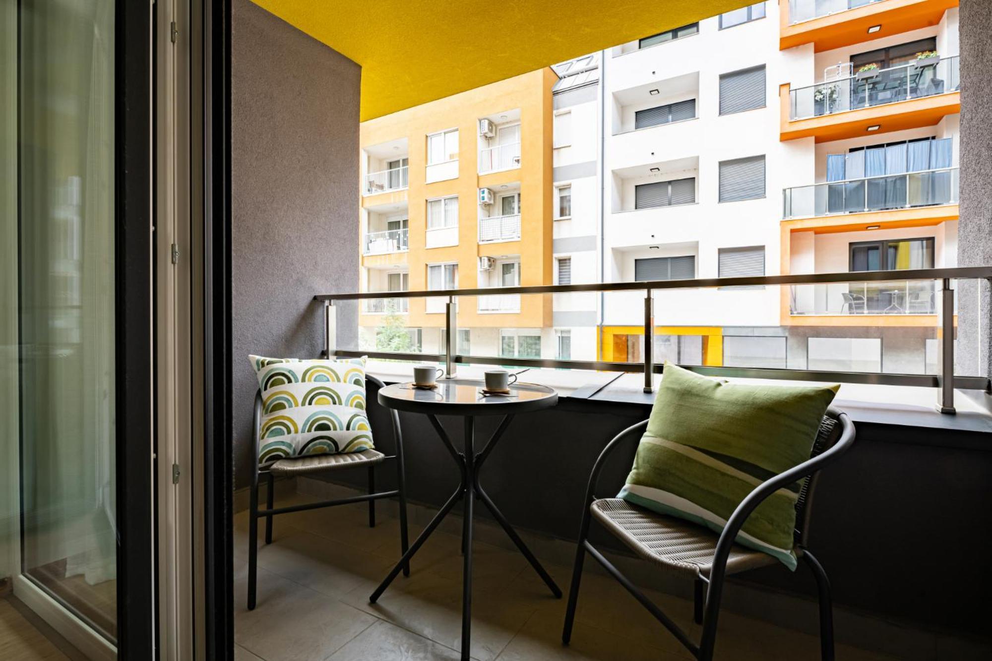 Westside Garden Apartments By Urbanrent Budapeste Exterior foto