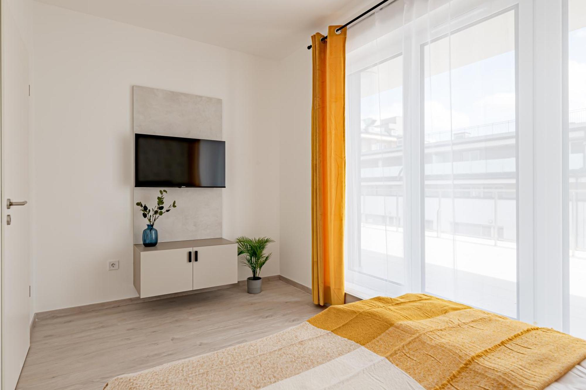 Westside Garden Apartments By Urbanrent Budapeste Exterior foto